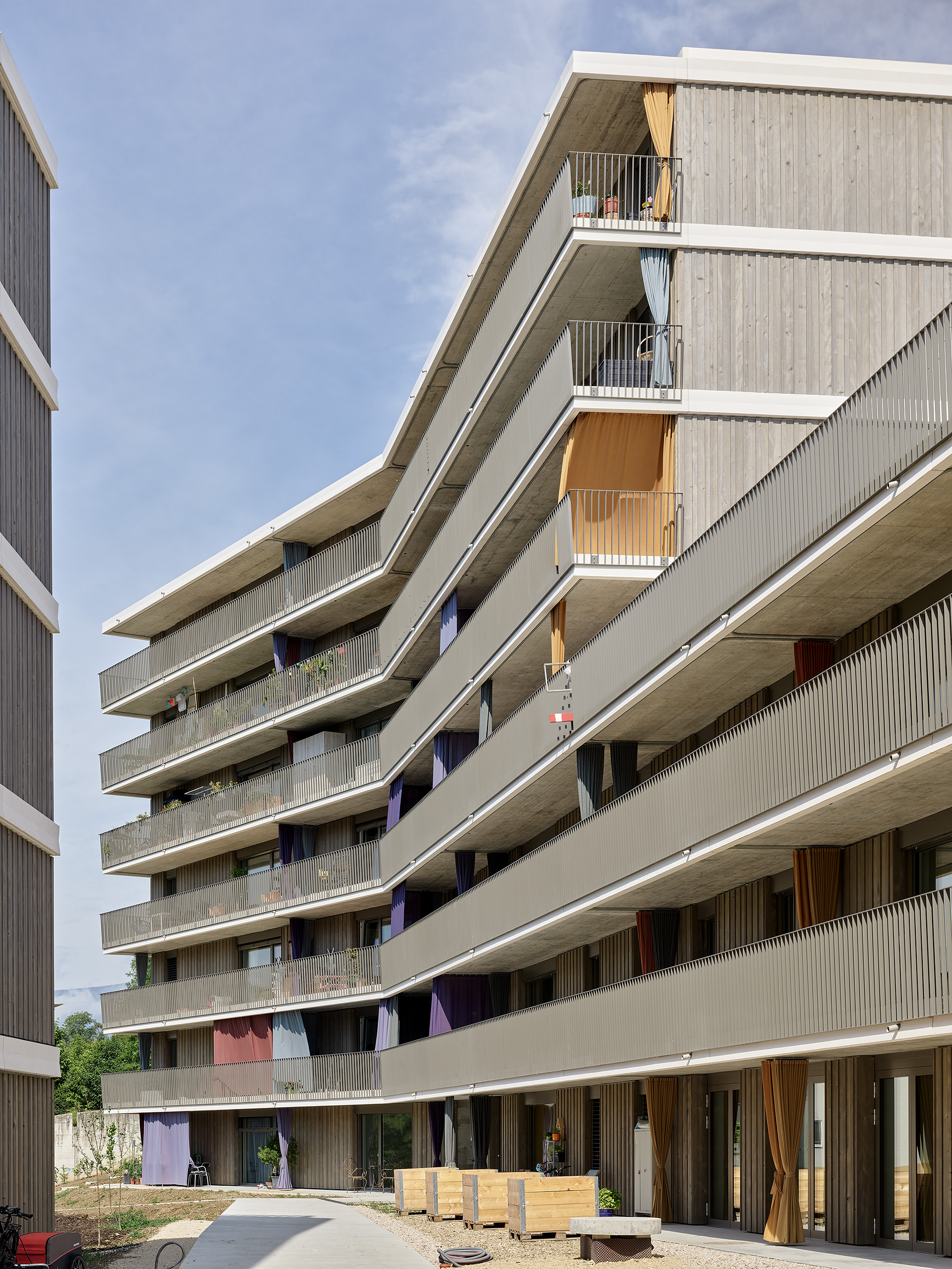 Ahp0079 AIQ4 009904 J2